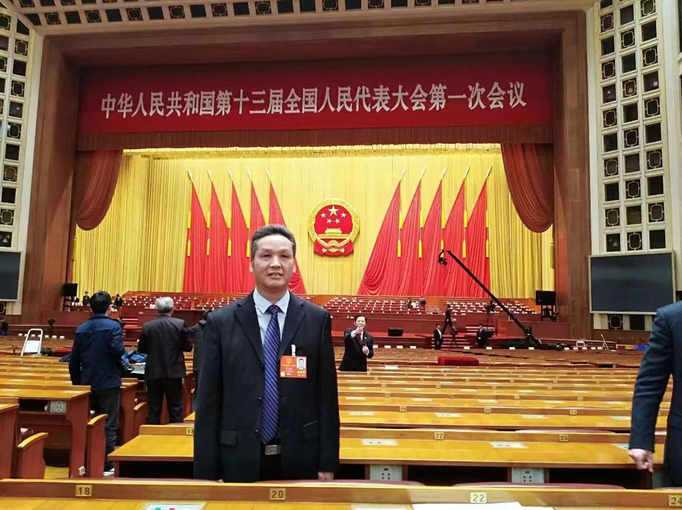 學校顧問:盧玉勝先生